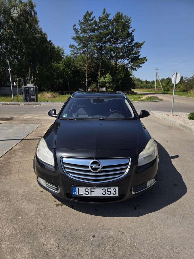 Opel Insignia 2011 — photo 14
