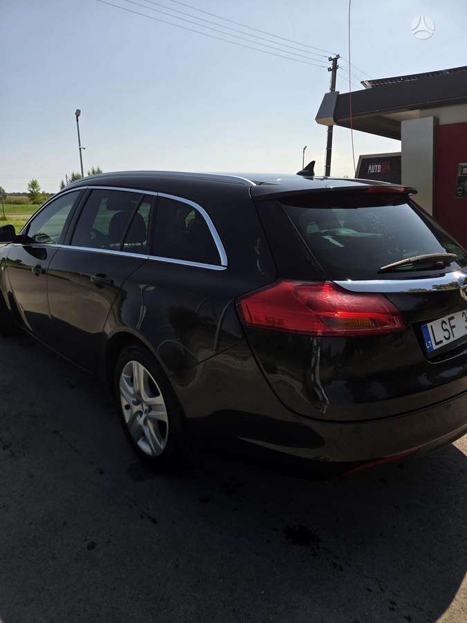 Opel Insignia 2011 — photo 16