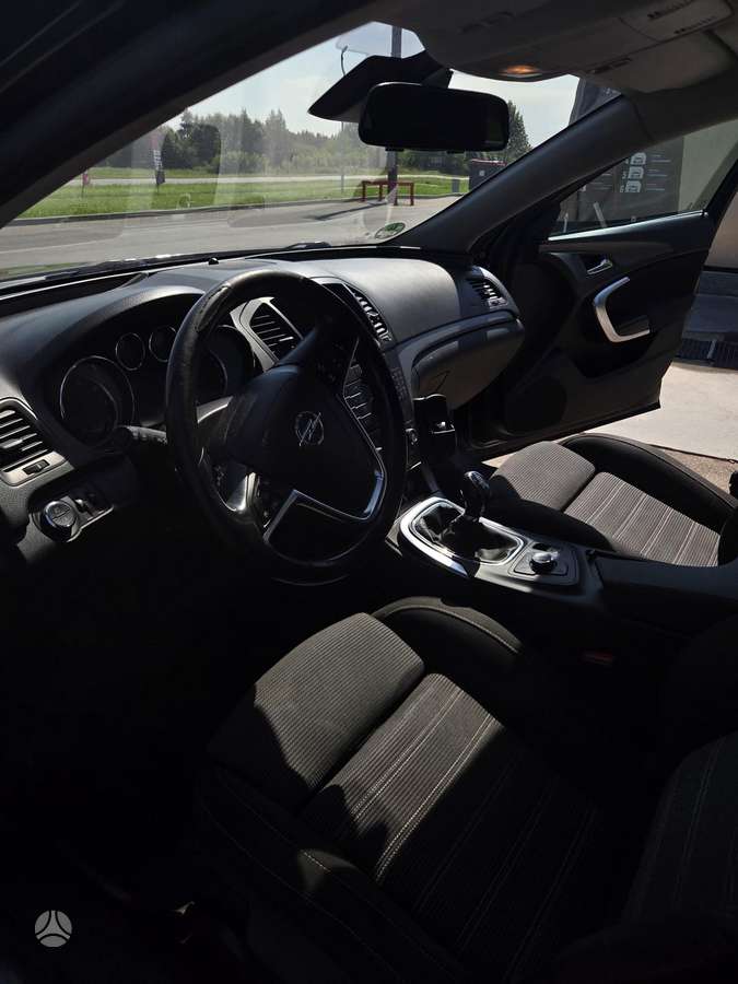 Opel Insignia 2011 — interior