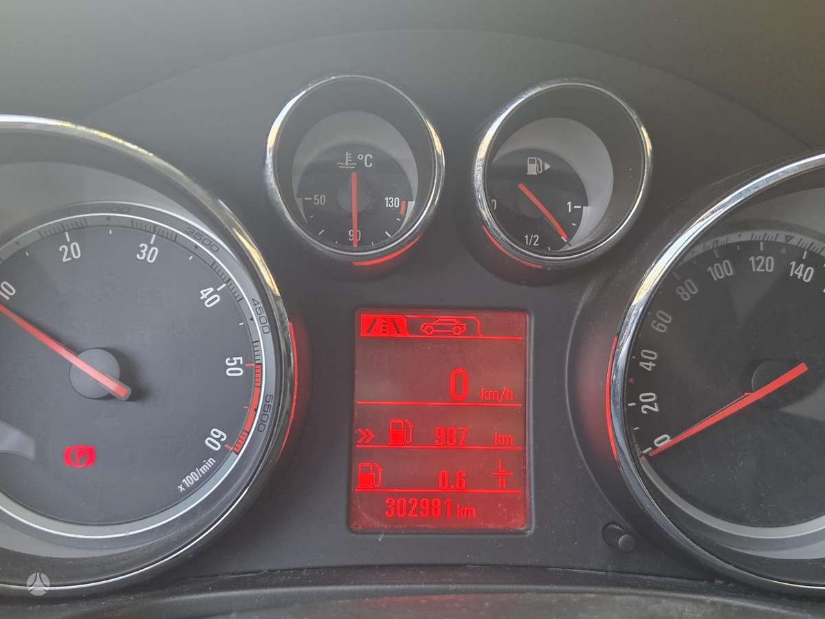 Opel Insignia 2011 — photo 5