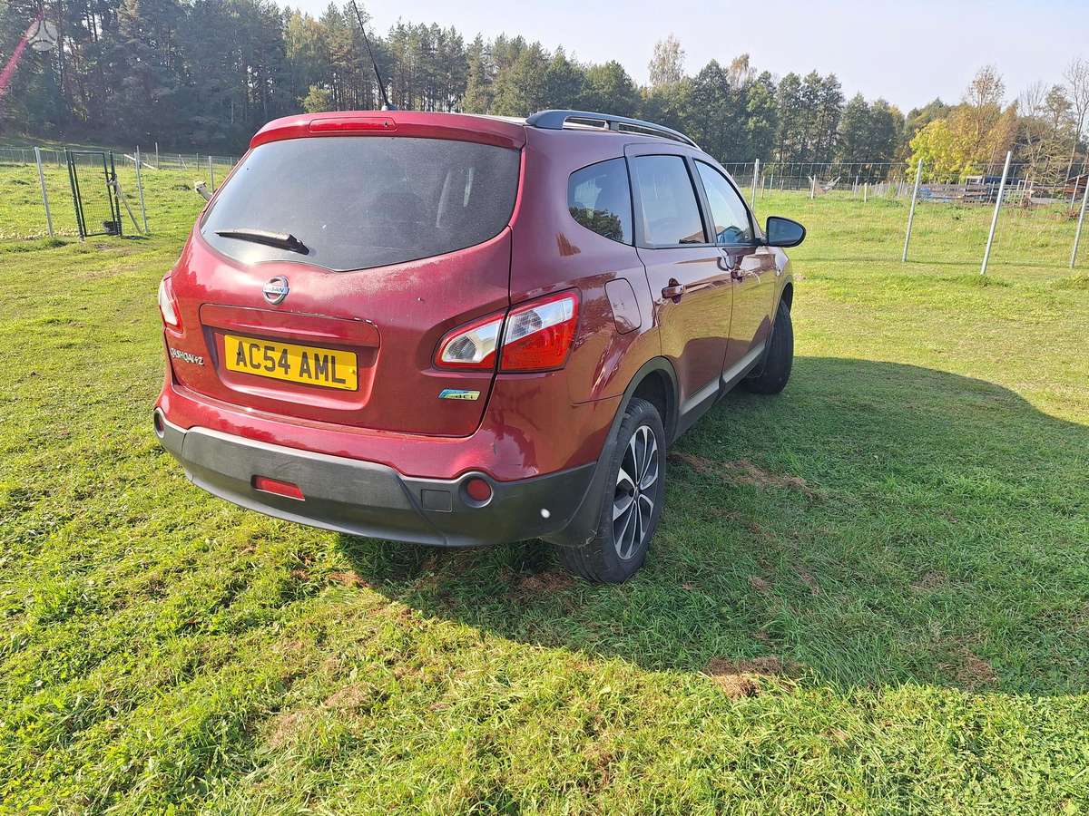 Nissan Qashqai 2012 — салон