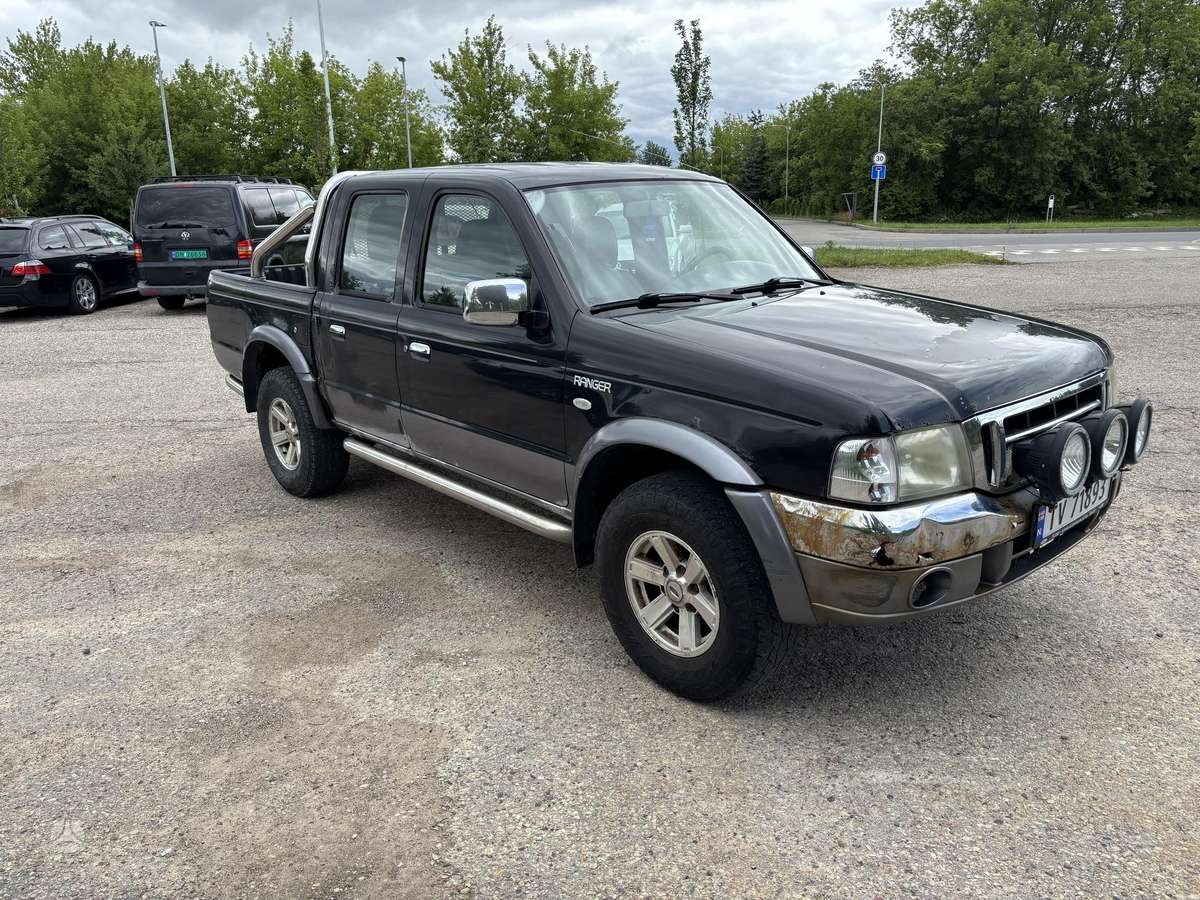 Ford Ranger 2006 — салон