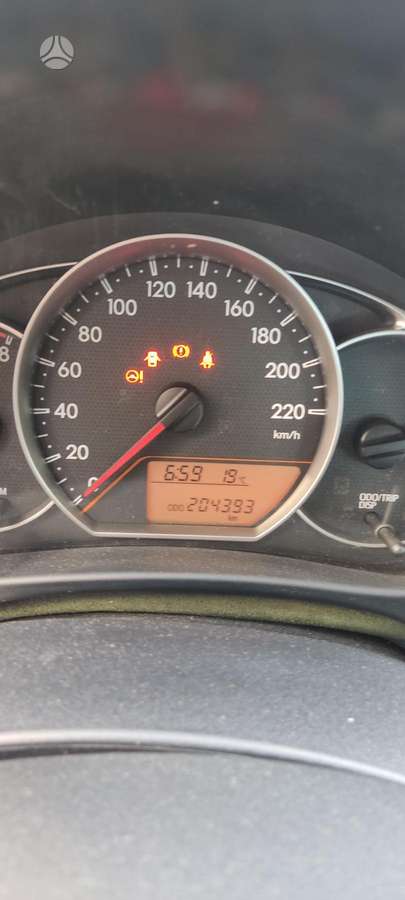 Toyota Verso-S 2012 — photo 16