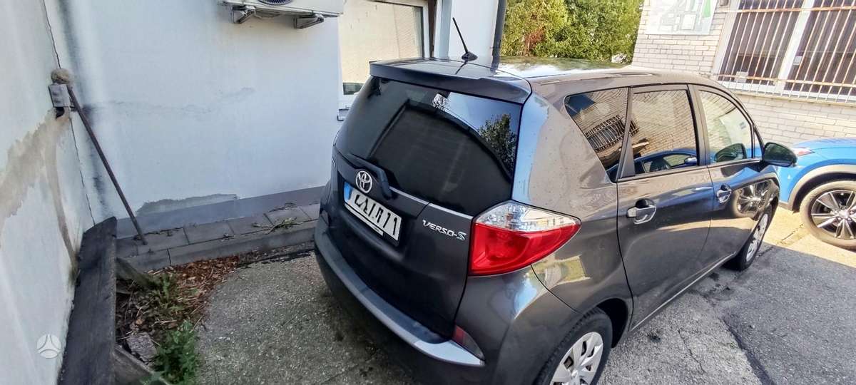 Toyota Verso-S 2012 — photo 25