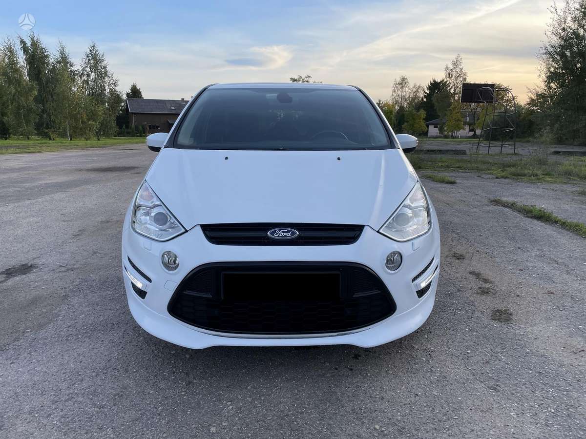 Ford S-MAX 2012 — вигляд ззаду