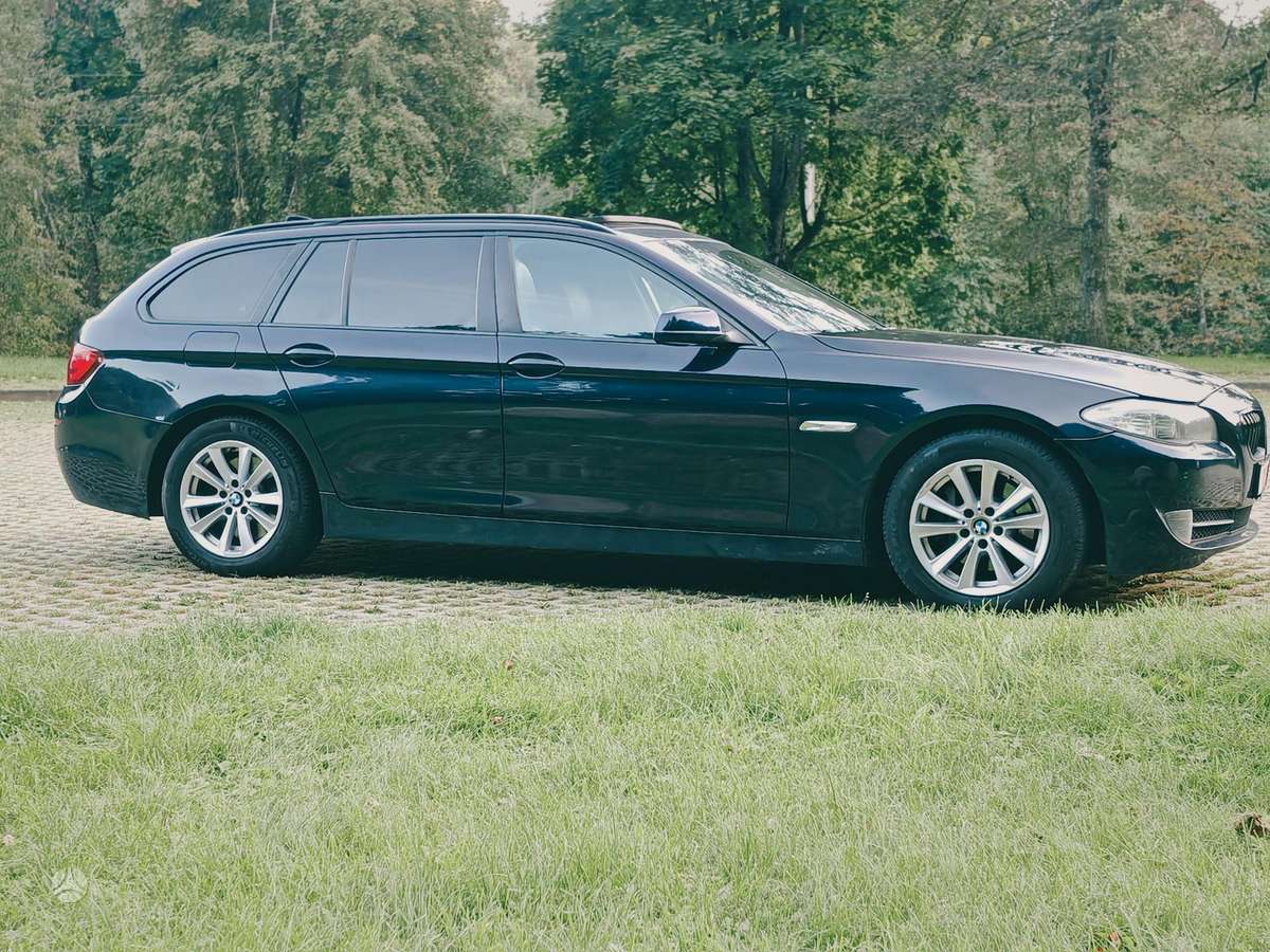 BMW 530 2011 — photo 10