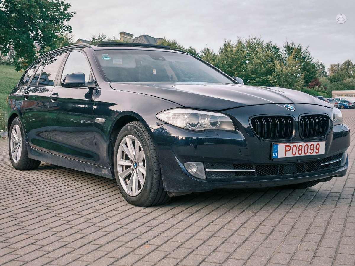 BMW 530 2011 — photo 11