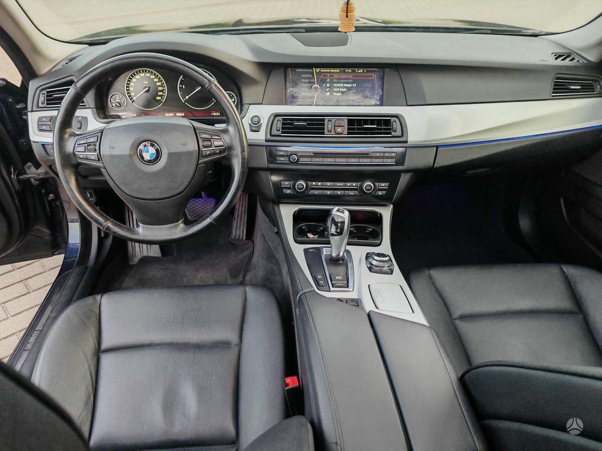 BMW 530 2011 — photo 15