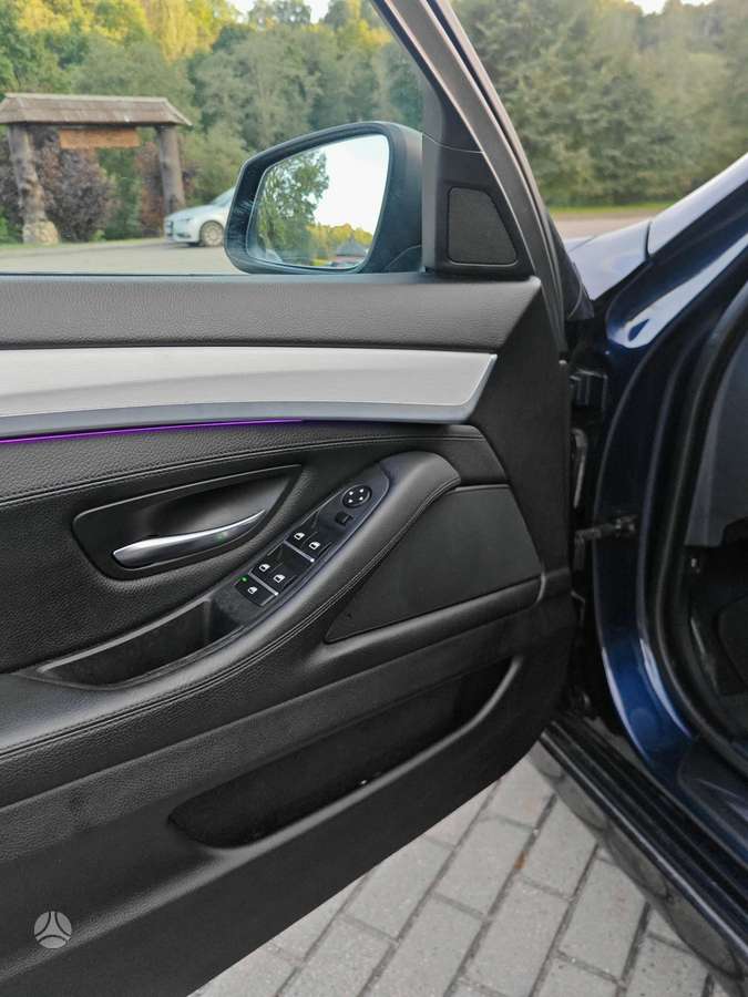 BMW 530 2011 — photo 17