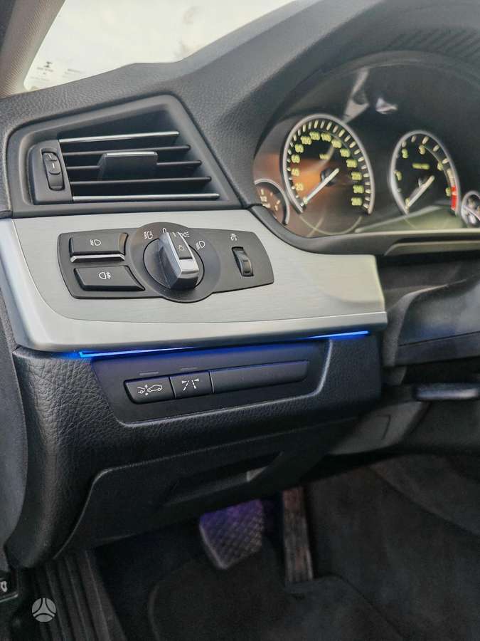 BMW 530 2011 — photo 19