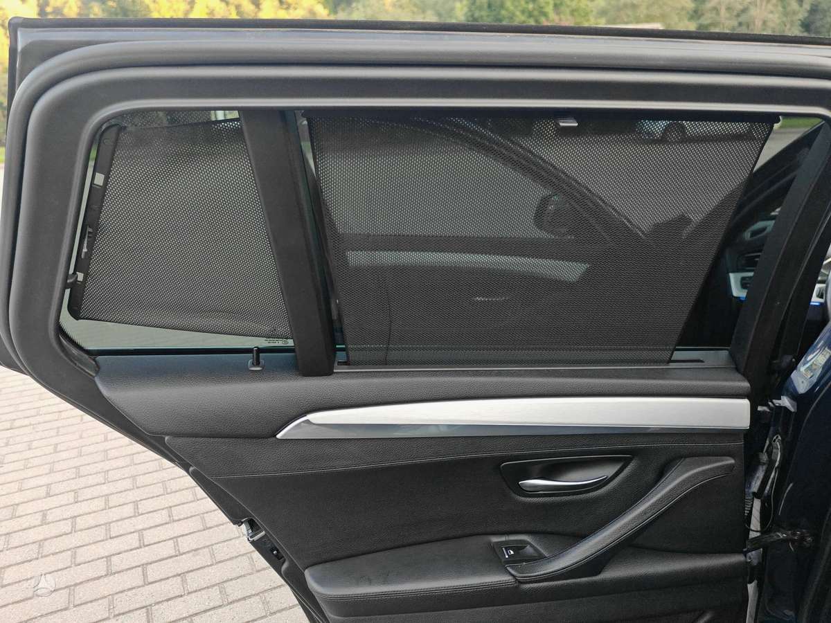 BMW 530 2011 — photo 24