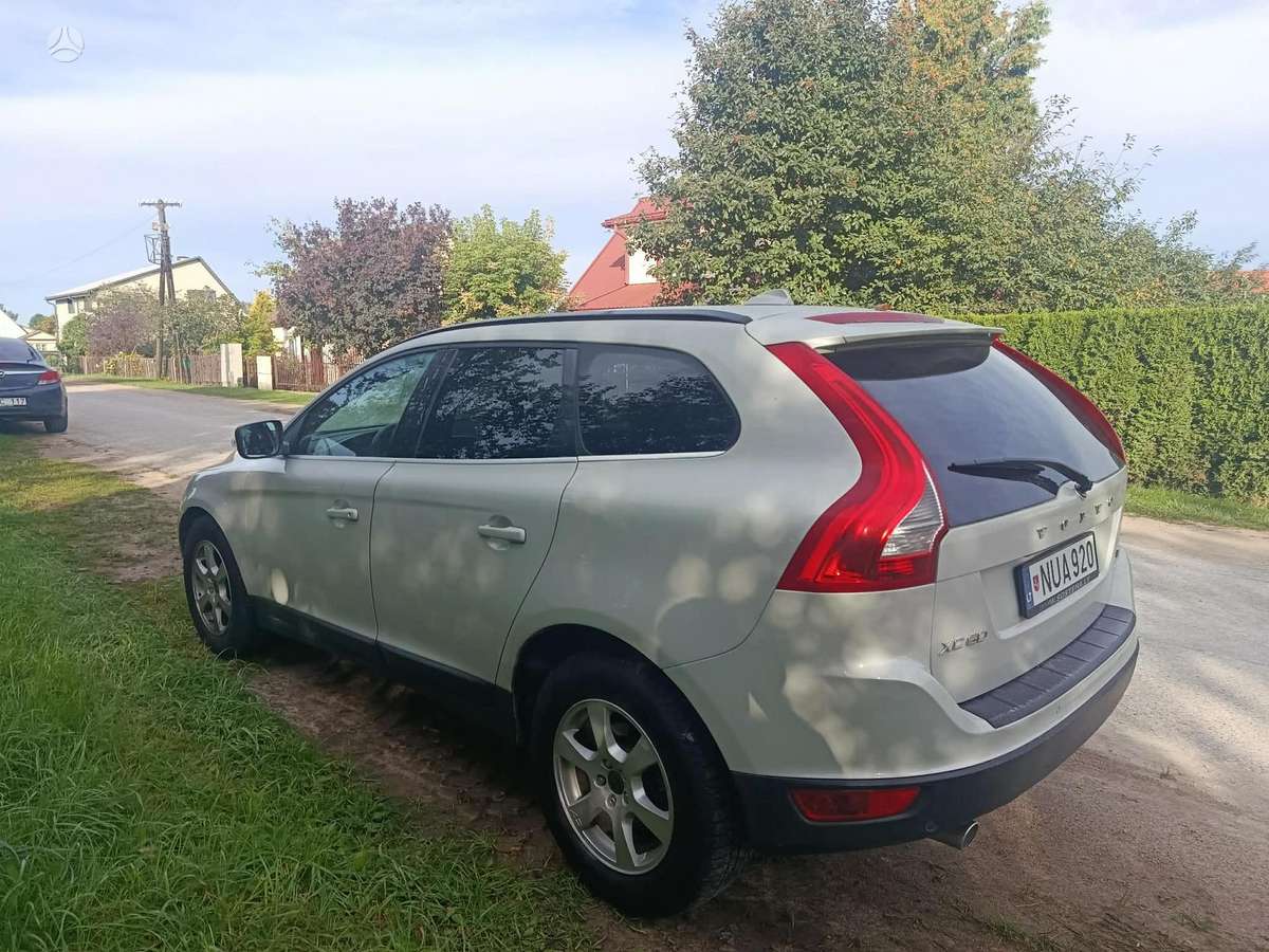 Volvo XC60 2012 — photo 6