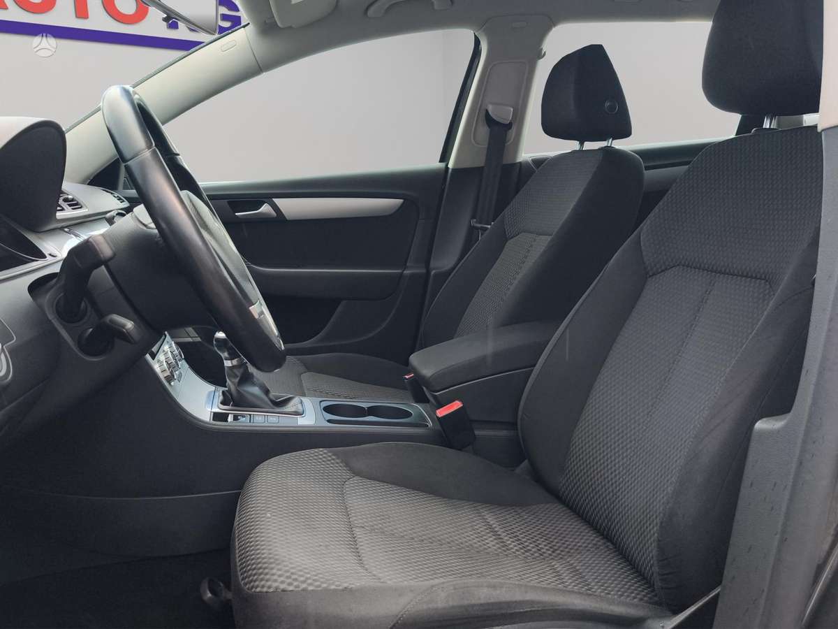 Volkswagen Passat 2012 — photo 12