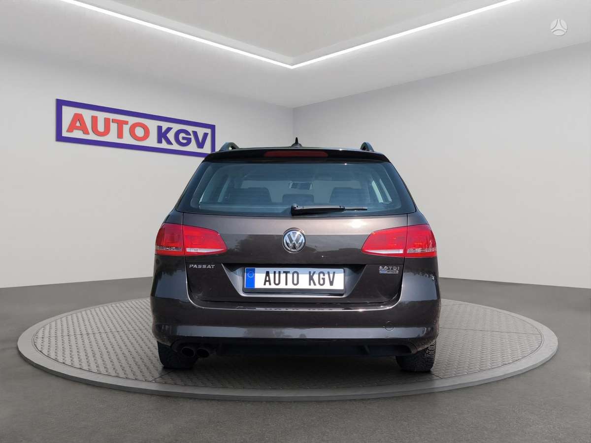 Volkswagen Passat 2012 — engine 2000 cm³, 140 HP (103kW)