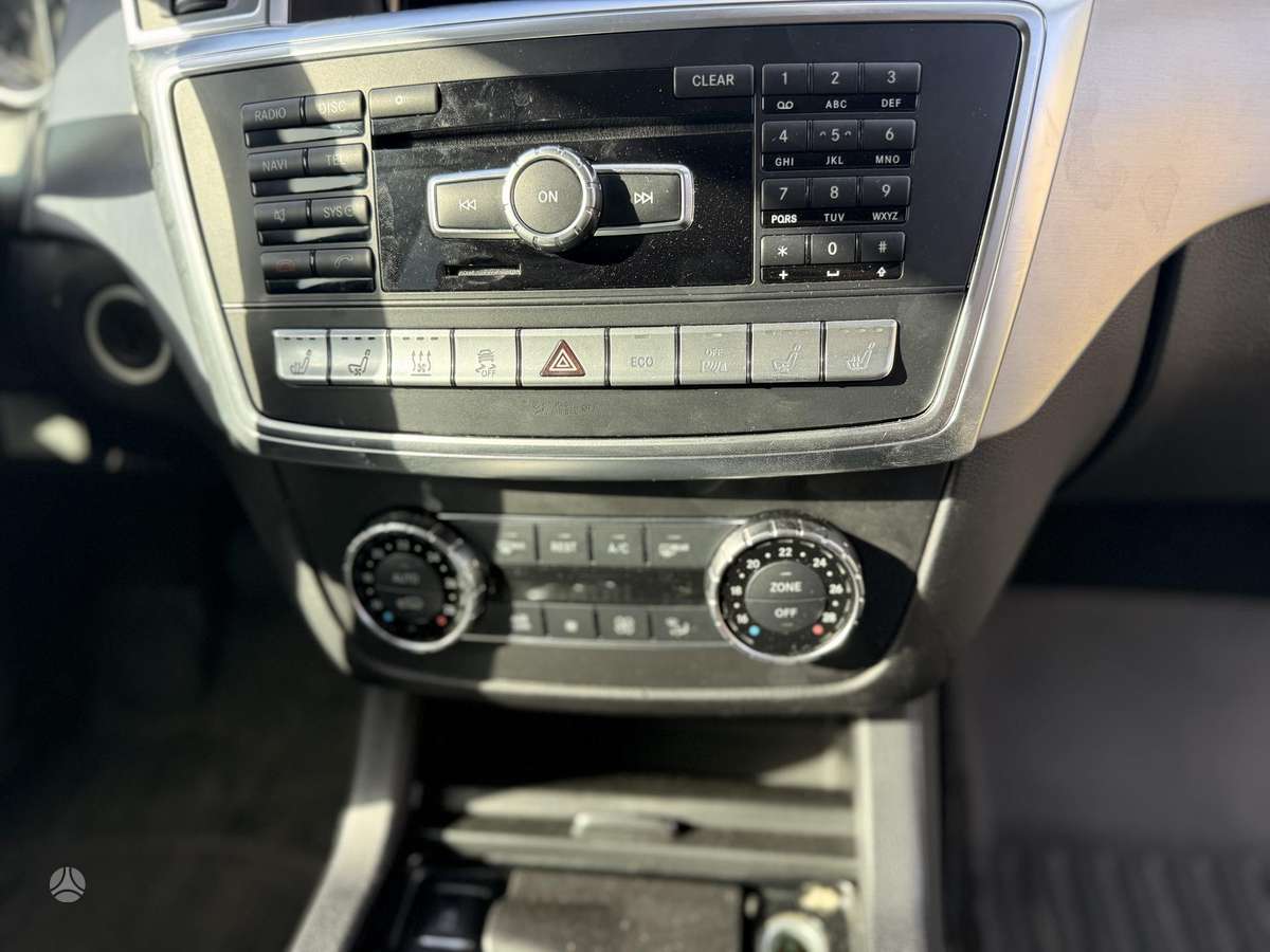 Mercedes-Benz GL350 2015 — photo 11