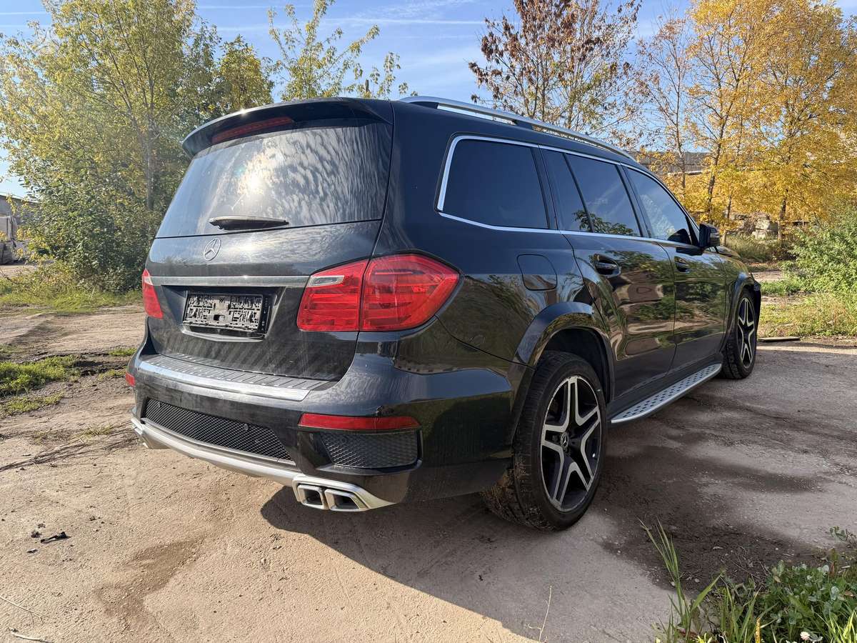 Mercedes-Benz GL350 2015 — engine 2987 cm³, 258 HP (190kW)