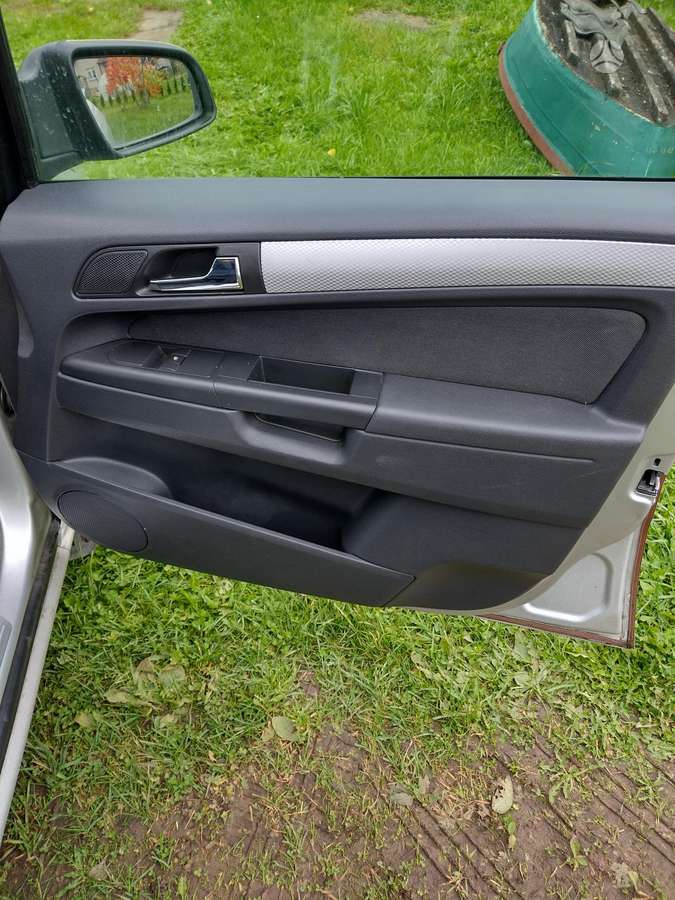 Opel Zafira 2007 — фото 12