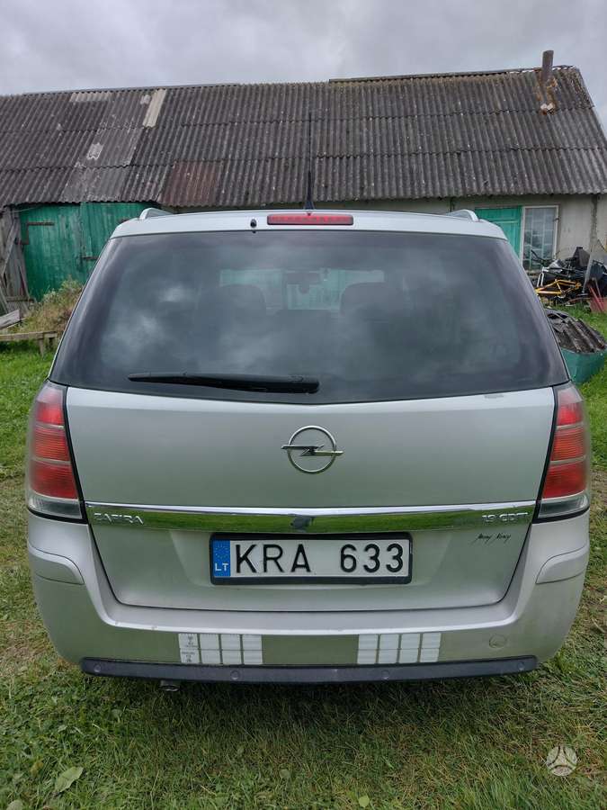 Opel Zafira 2007 — салон