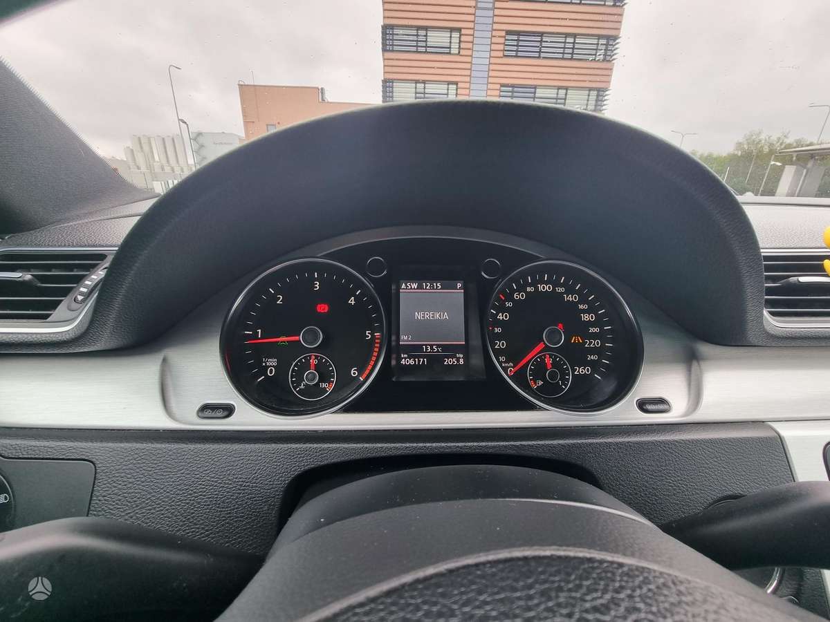 Volkswagen Passat 2013 — photo 11