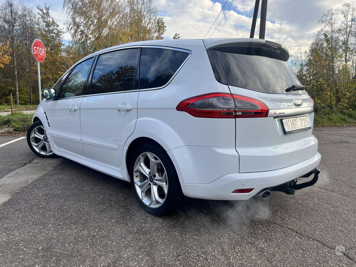 Ford S-MAX 2011 — салон