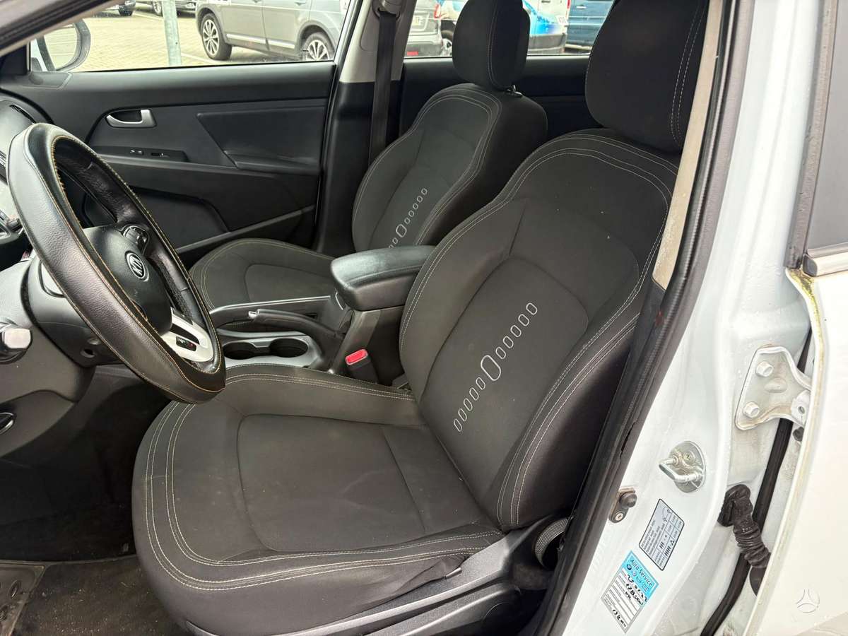 Kia Sportage 2011 — photo 11