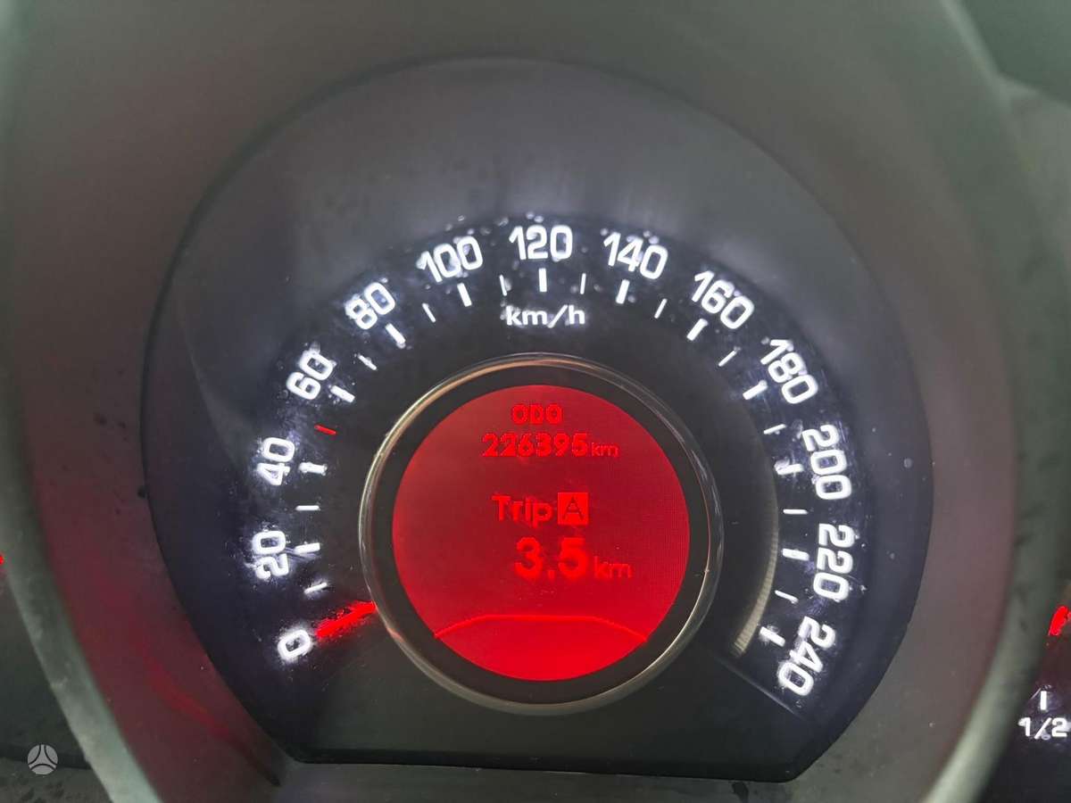 Kia Sportage 2011 — photo 16