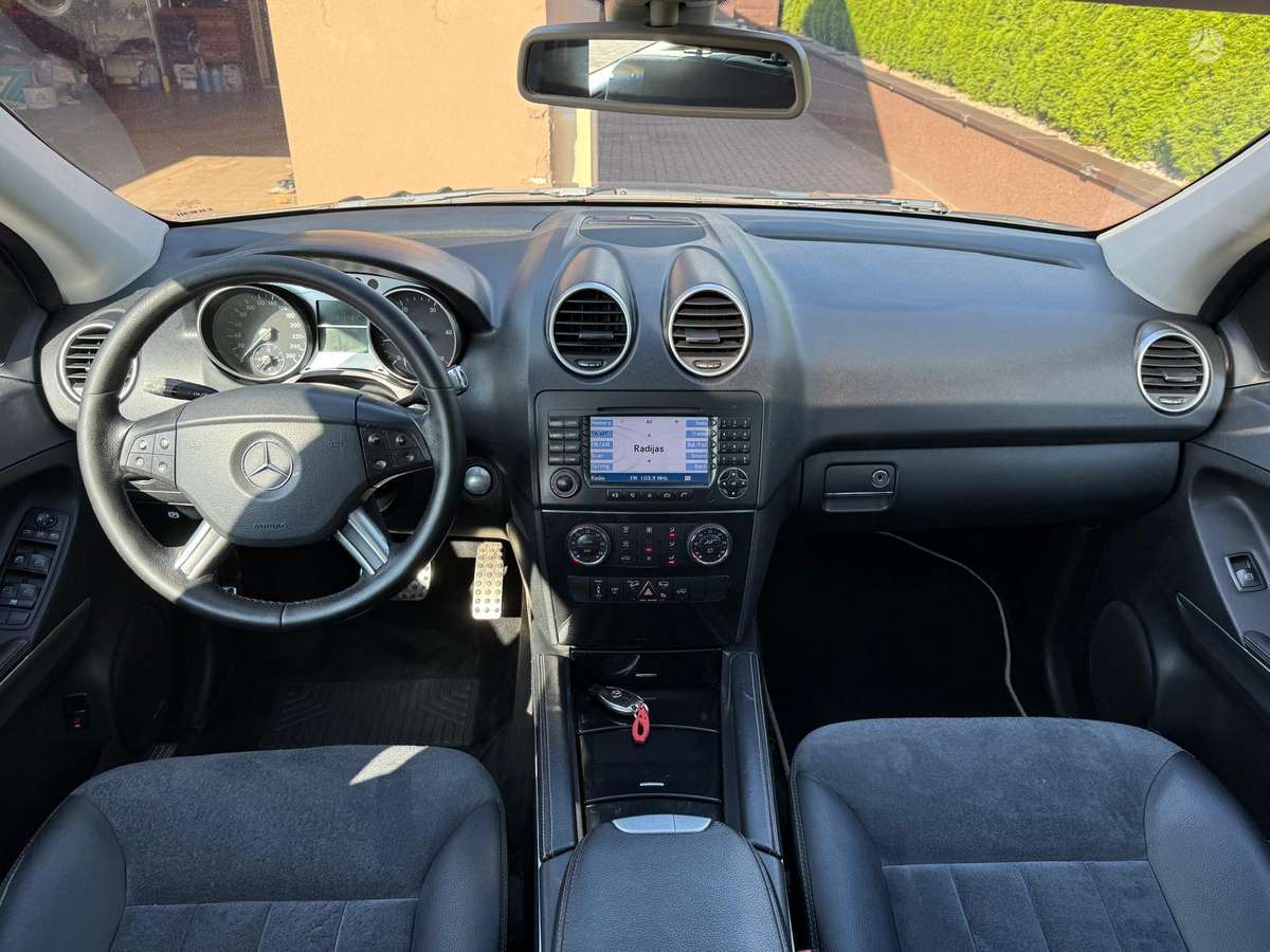 Mercedes-Benz ML320 2006 — photo 12