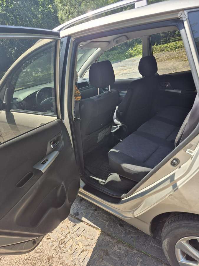 Toyota Corolla 2004 — photo 5