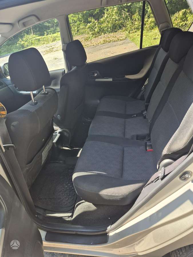 Toyota Corolla 2004 — photo 7