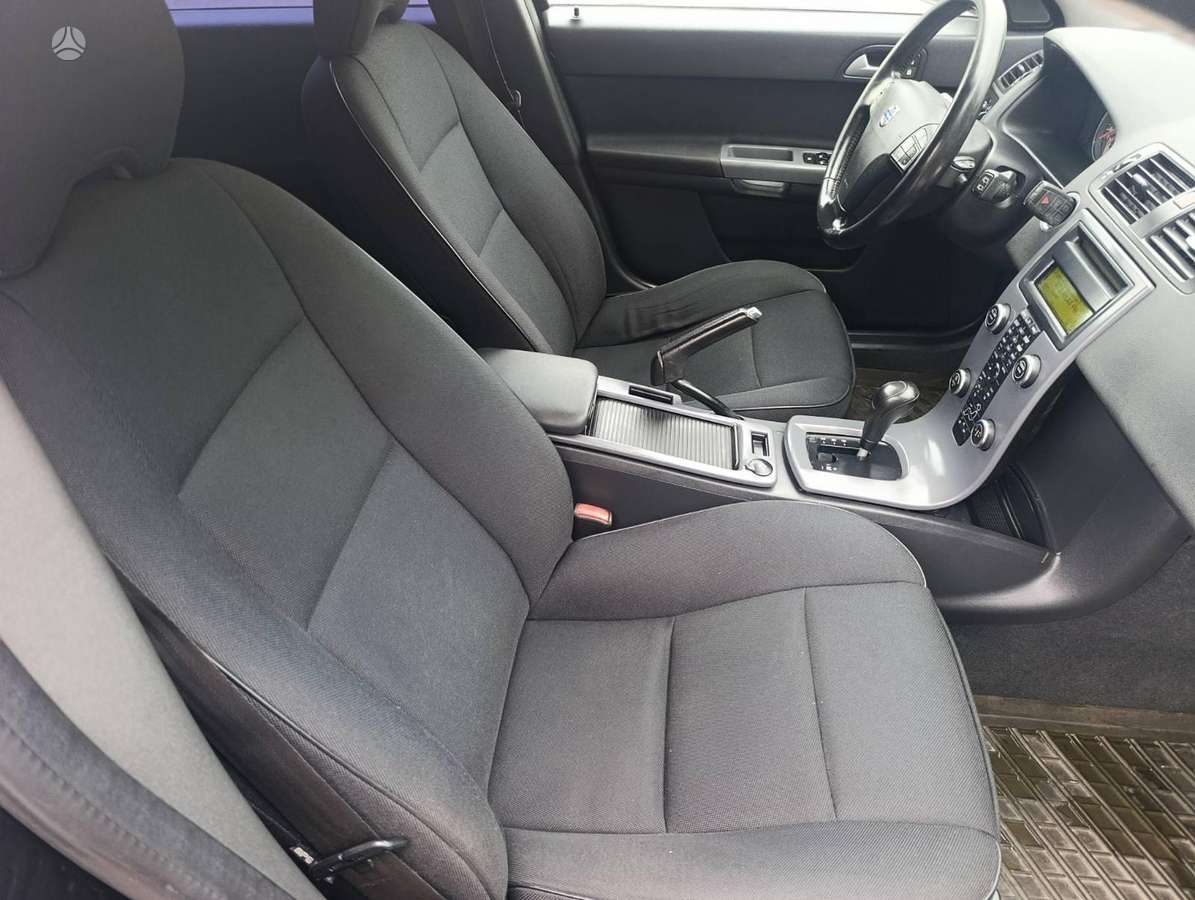 Volvo V50 2009 — photo 7