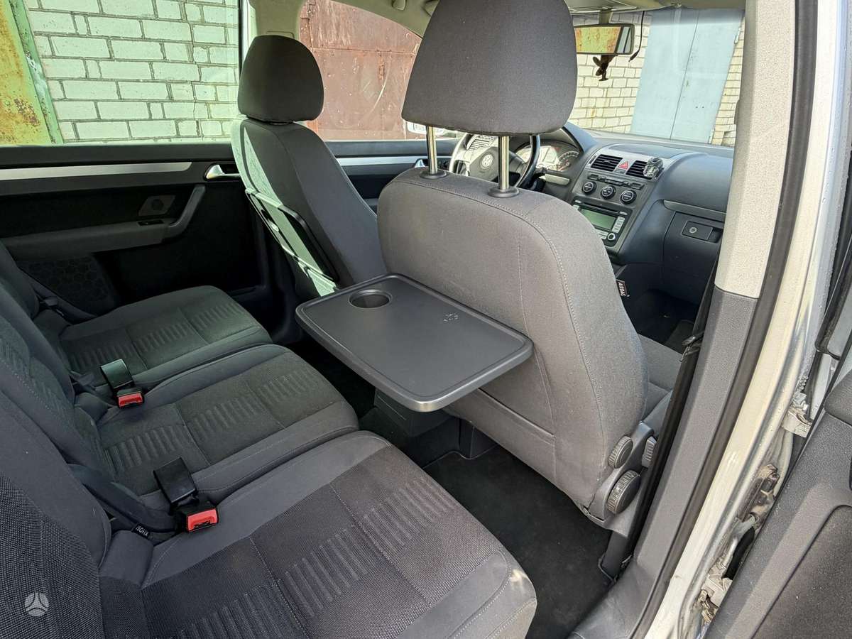 Volkswagen Touran 2007 — салон