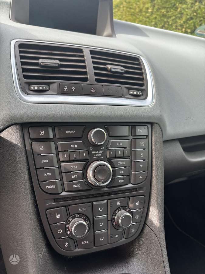 Opel Meriva 2015 — photo 13