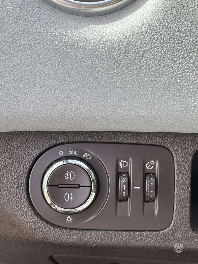 Opel Meriva 2015 — photo 17