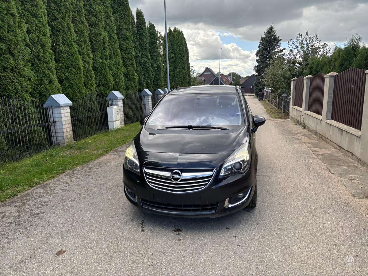 Opel Meriva 2015 — rear view