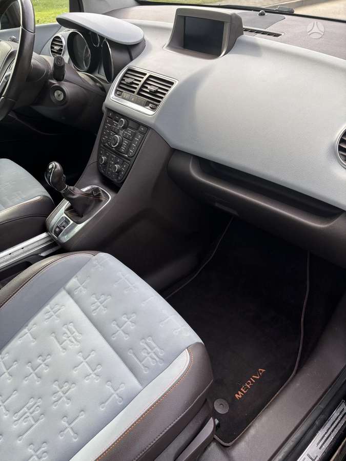 Opel Meriva 2015 — photo 8