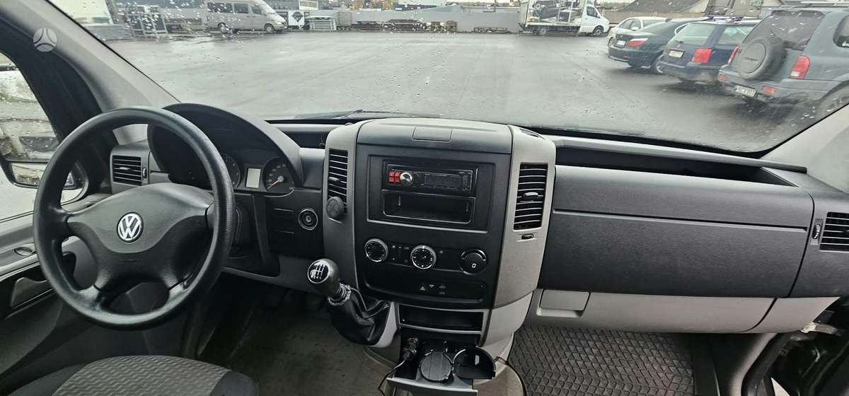 Volkswagen Crafter 2012 — photo 6