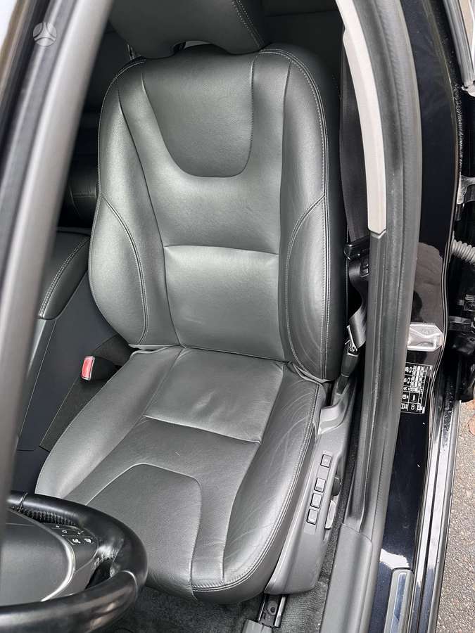 Volvo V60 2014 — photo 14