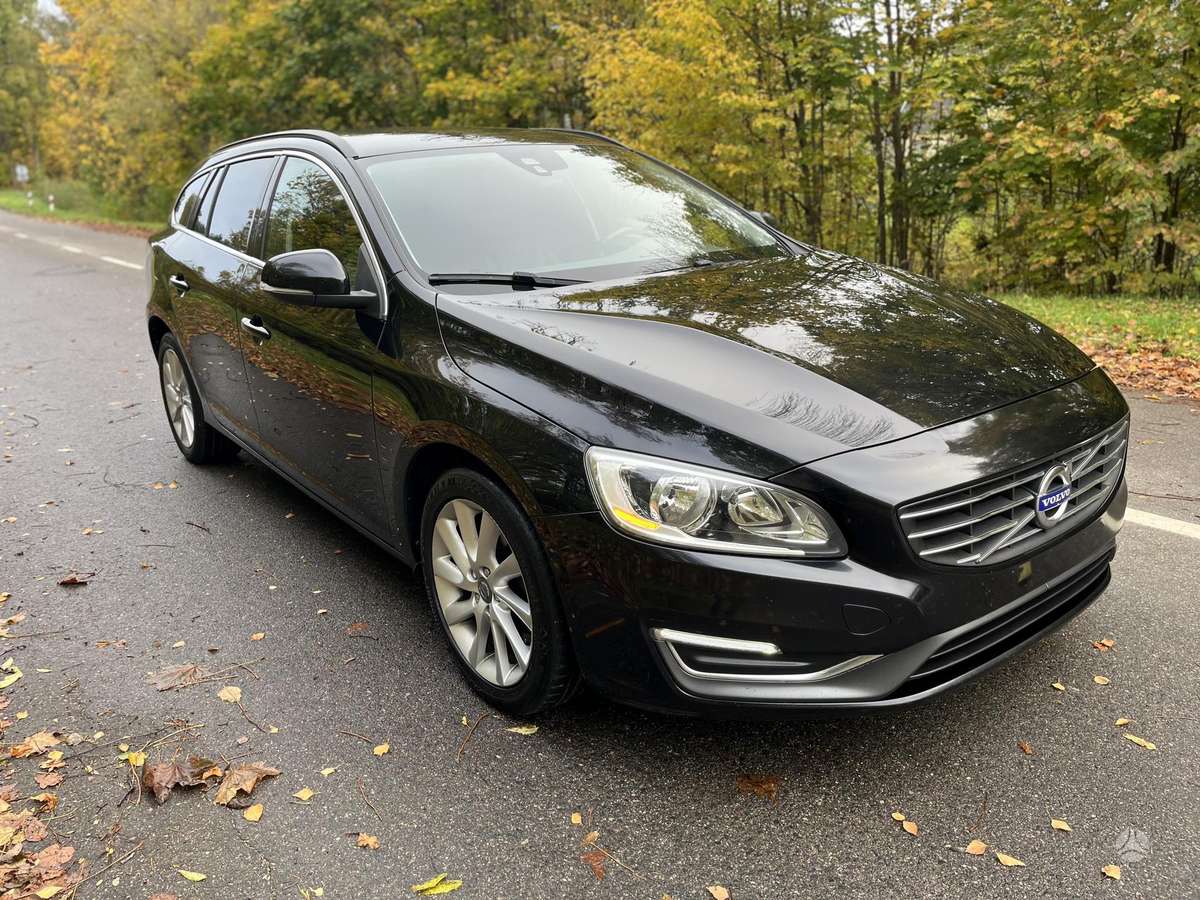 Volvo V60 2014 — interior