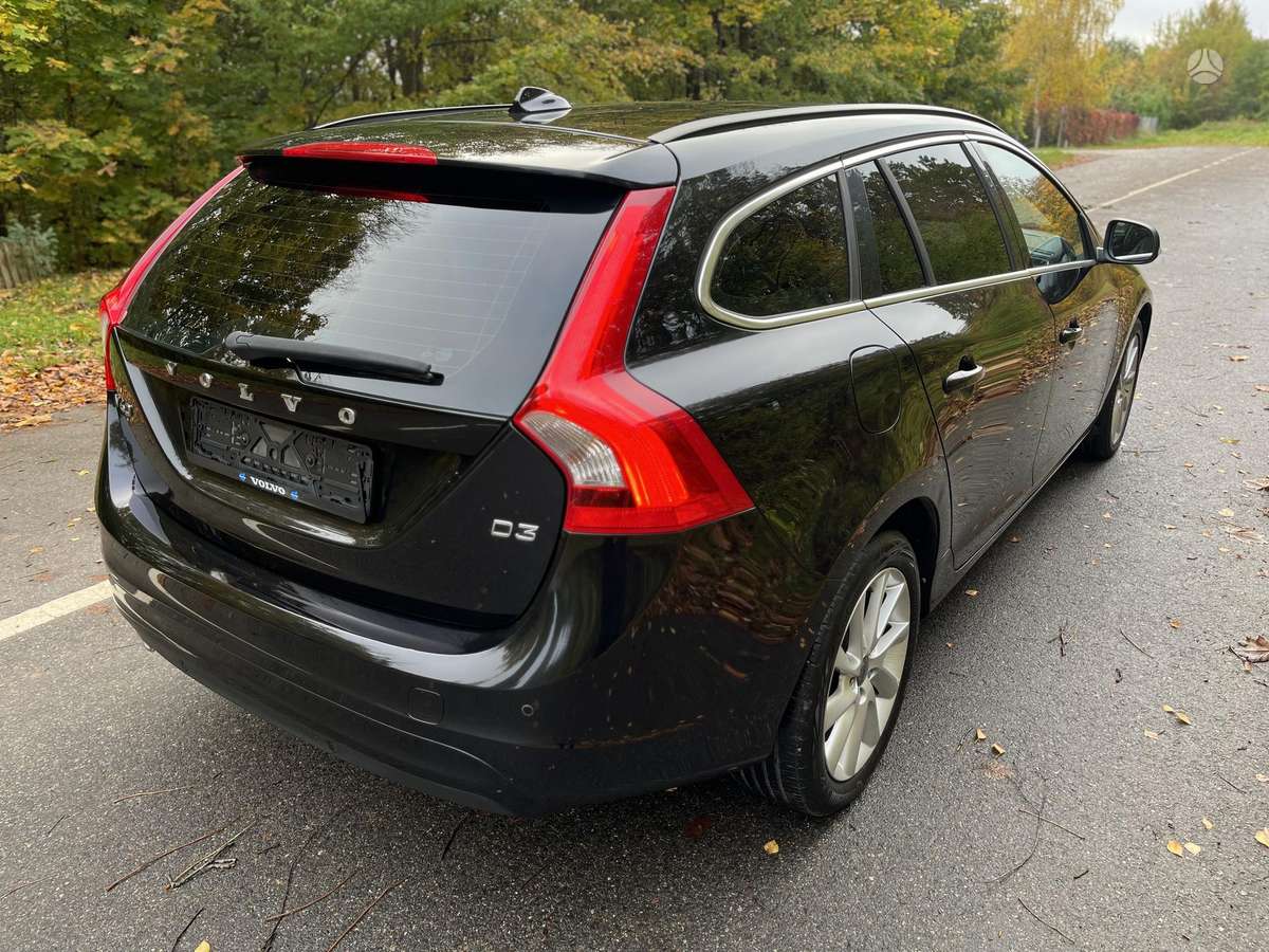 Volvo V60 2014 — engine 1984 cm³, 136 HP (100kW)