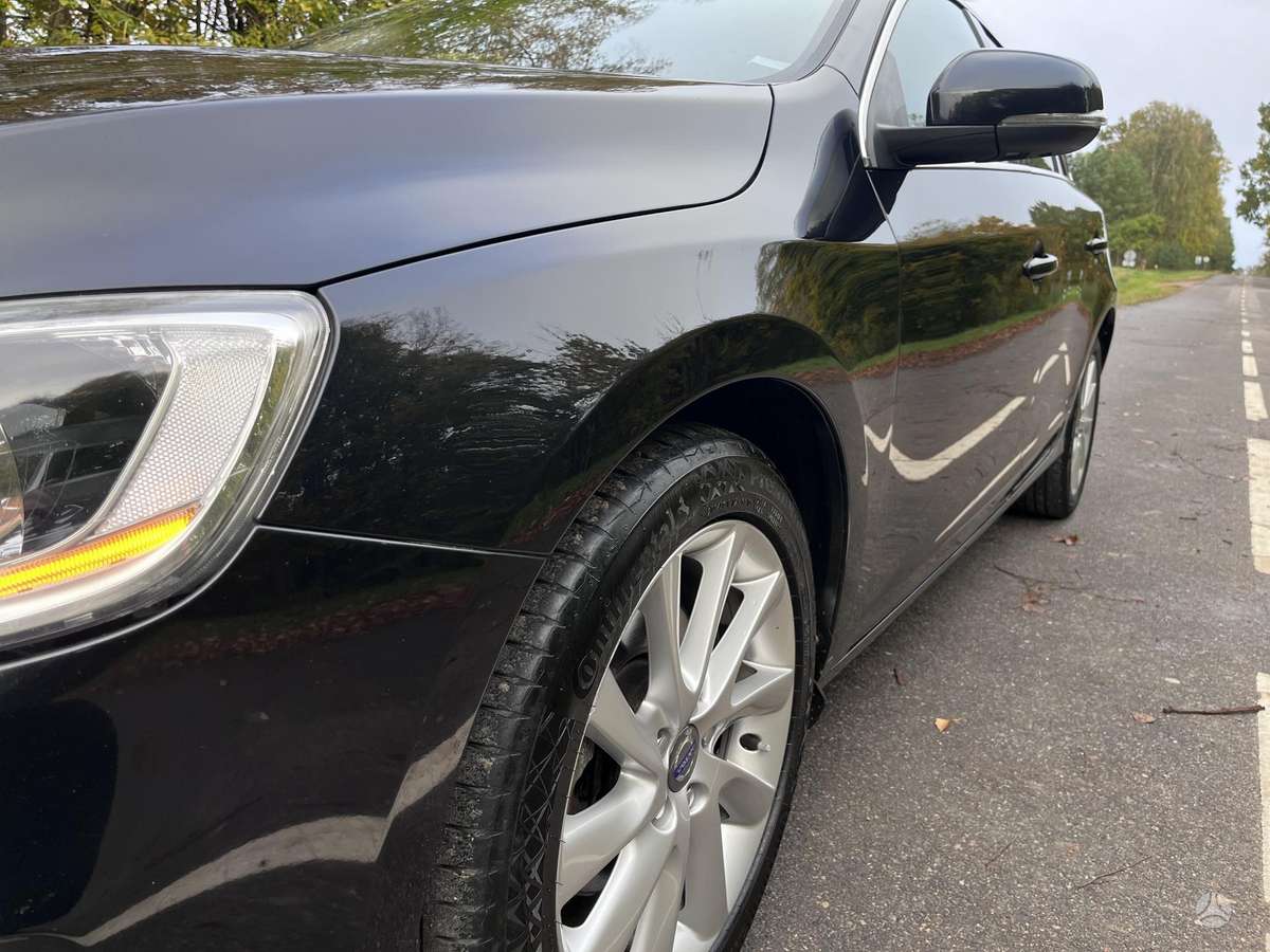 Volvo V60 2014 — photo 8