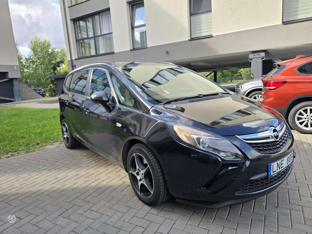 Opel Zafira 2012 — engine 1956 cm³, 165 HP (121kW)