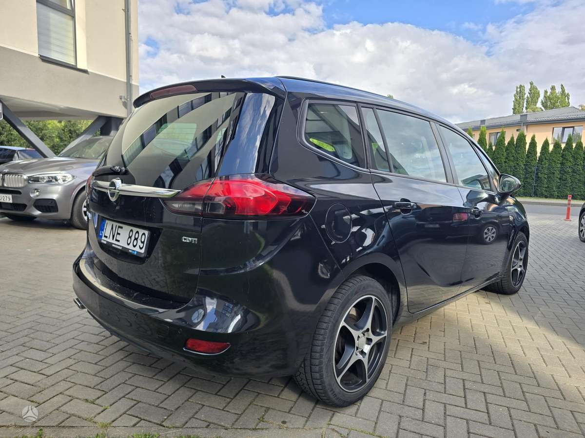 Opel Zafira 2012 — photo 6