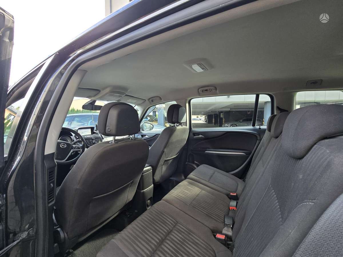Opel Zafira 2012 — photo 9