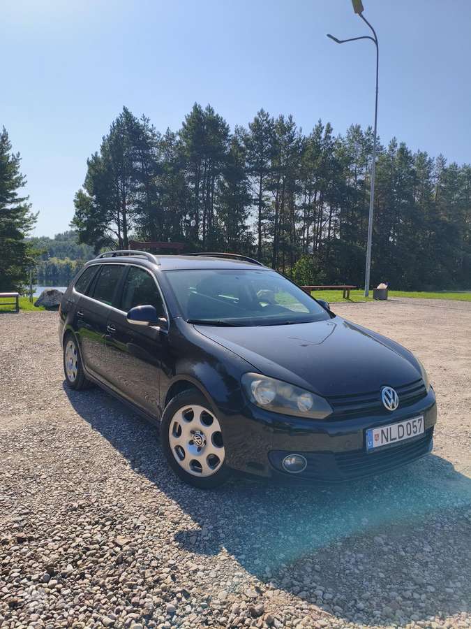 Volkswagen Golf 2011 — engine 1600 cm³, 105 HP (77kW)
