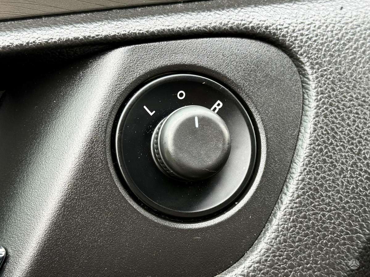 Opel Insignia 2010 — photo 14