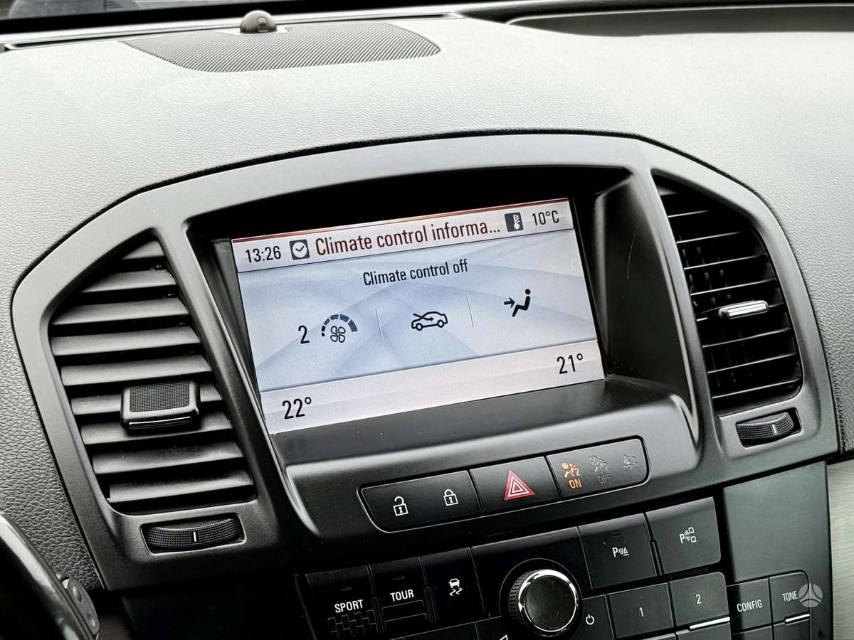 Opel Insignia 2010 — photo 16