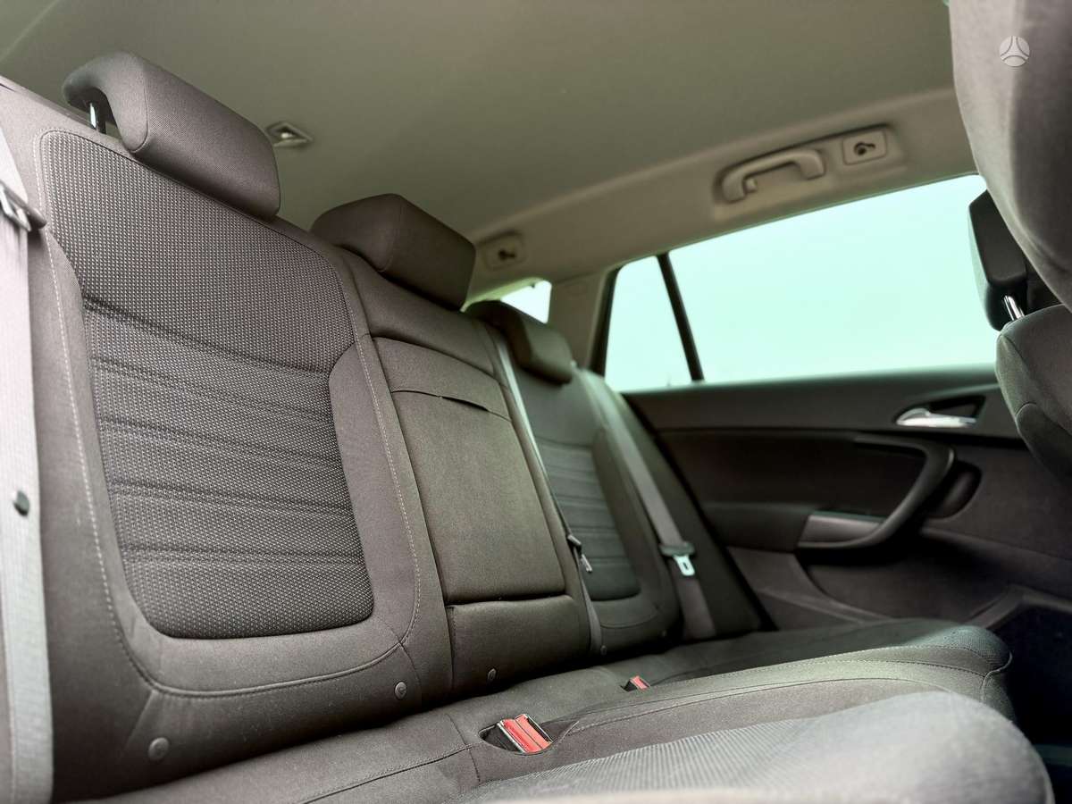 Opel Insignia 2010 — photo 23