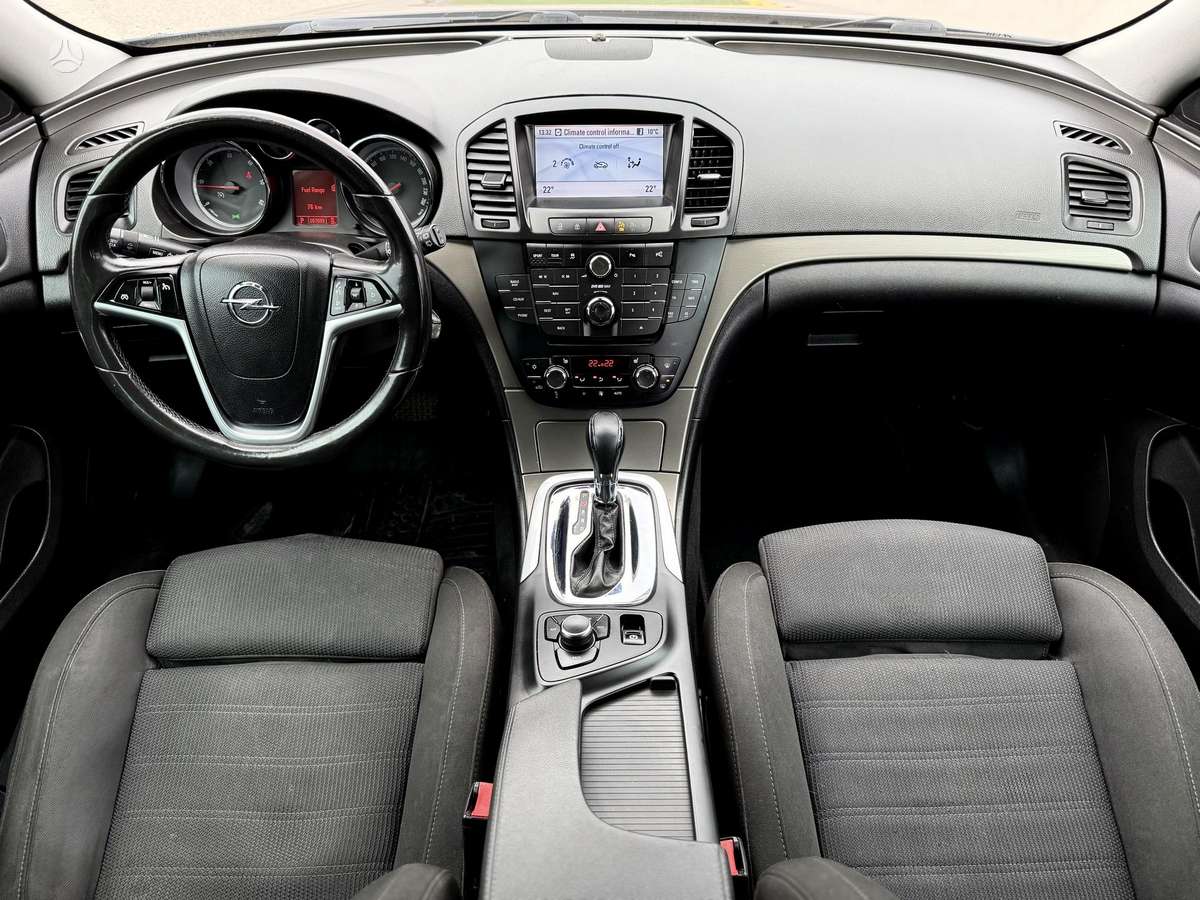 Opel Insignia 2010 — photo 25