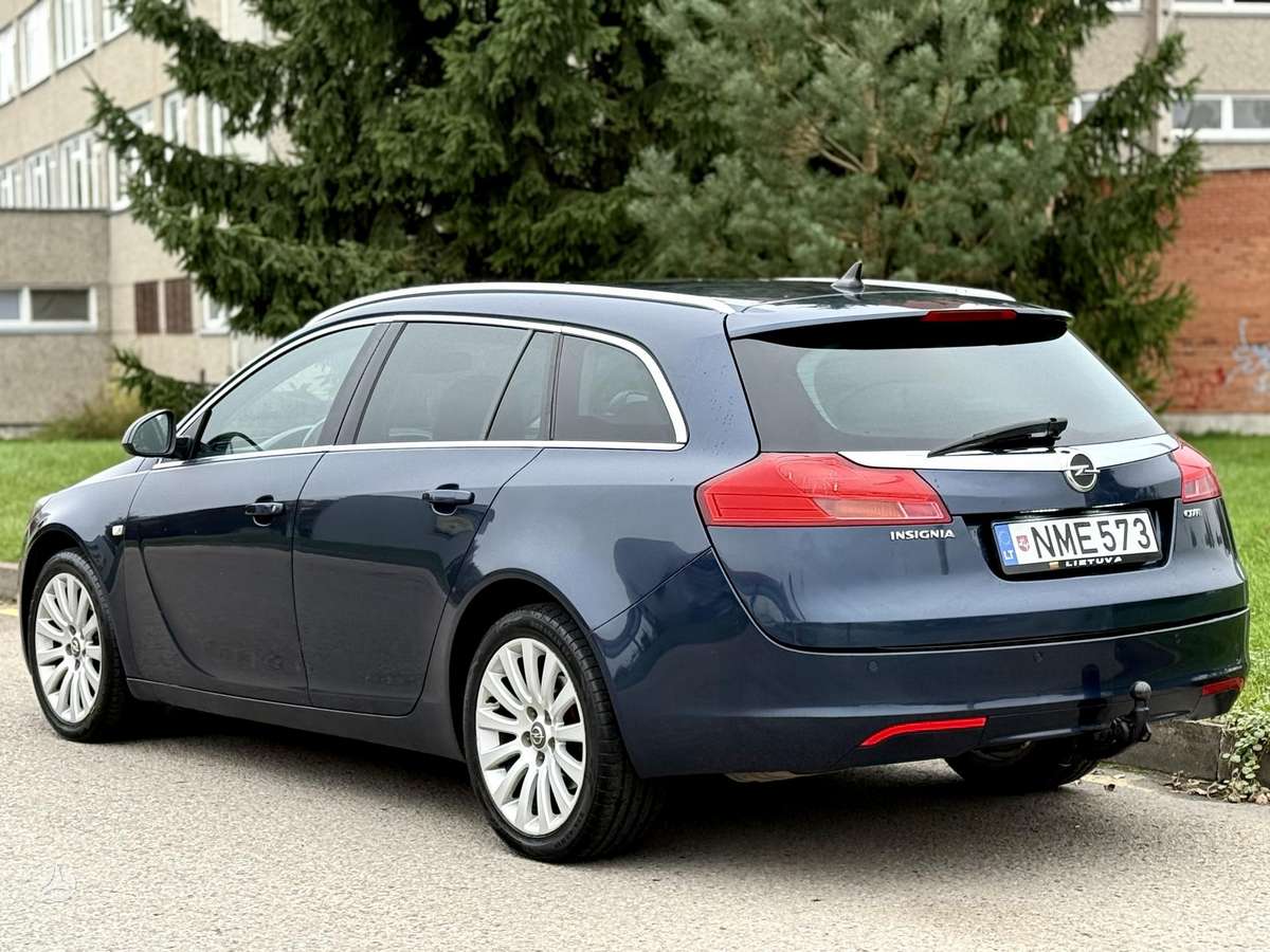 Opel Insignia 2010 — interior