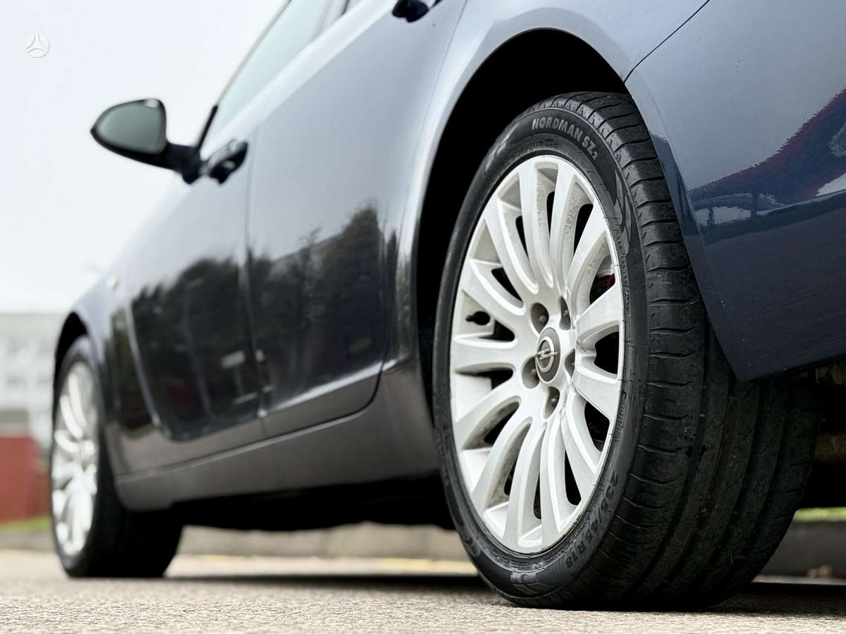 Opel Insignia 2010 — photo 5